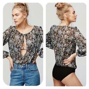 Free People Floral Blouse Bodysuit Deep Vneck Tie Neck Sz XS Intimately FP